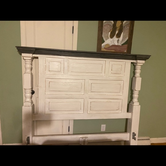 Queen bedroom set - Picture 5 of 5